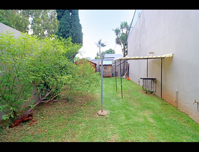 2 BEDROOM TOWNHOUSE FOR SALE IN BRUMA